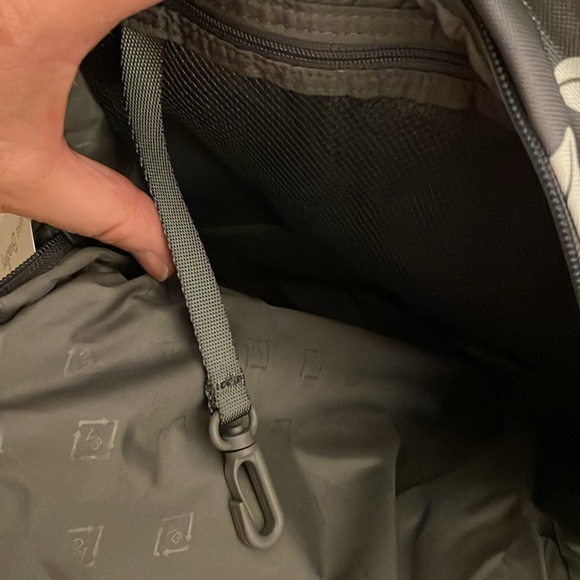 Vera Bradley Lighten Up Sporty Compact Backpack NWT - Picture 12 of 15